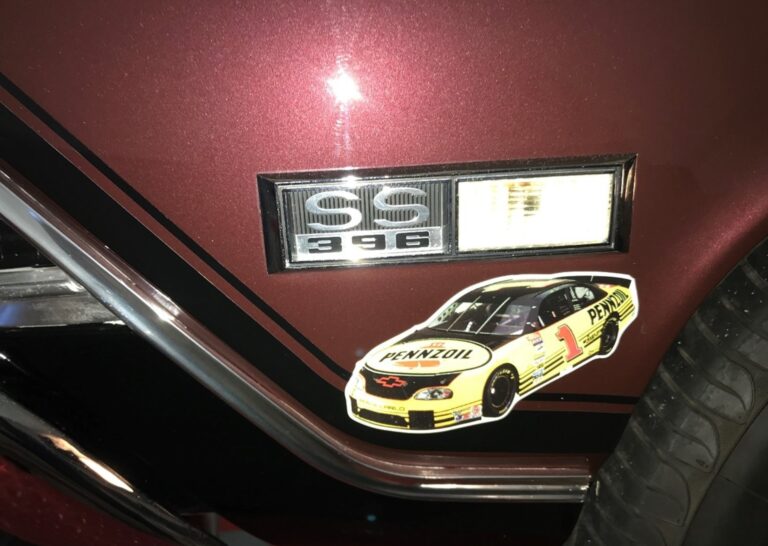 Front side mark light on 1968 396 Chevelle SS