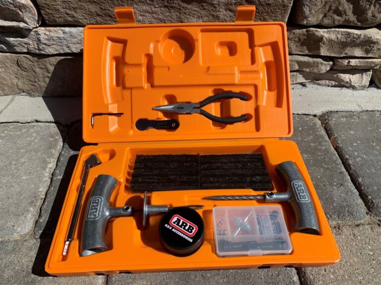 Tire plug repair kit