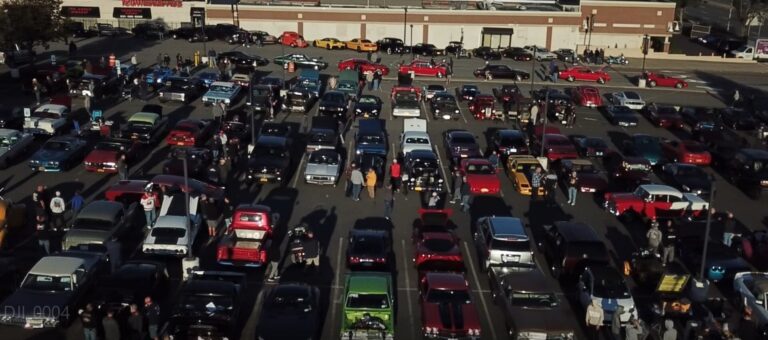Cars N Coffee early with full lot early am