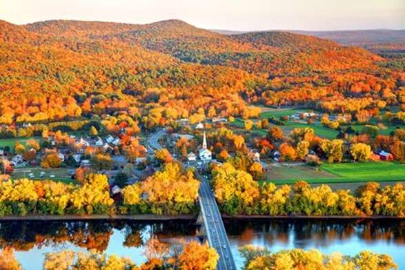 Falls colors along Mohawk Trail MA