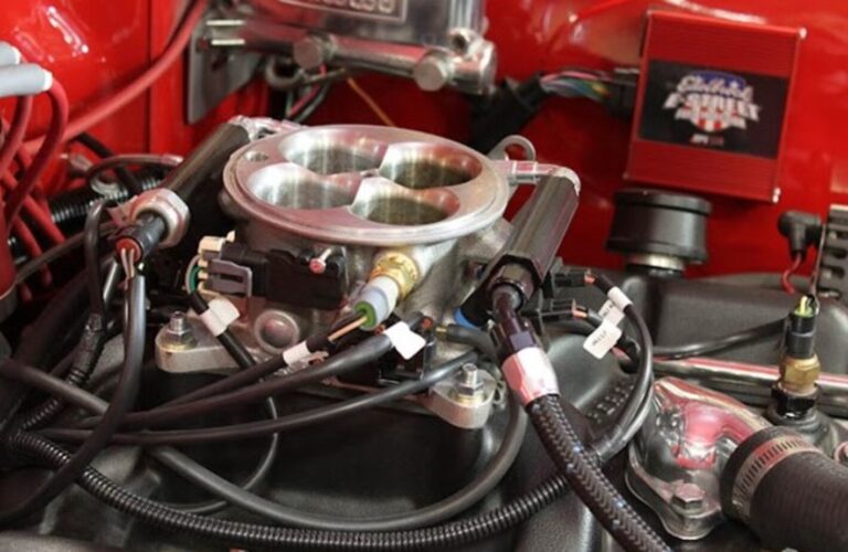EFI fuel injection system on V8 engine