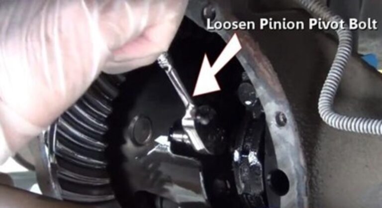 Lossening rear differential pinion pivot bolt