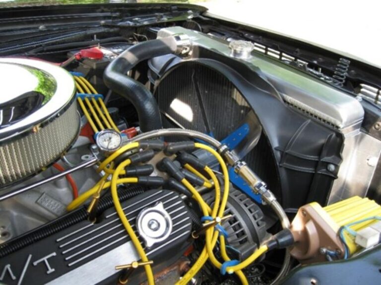 An engine with properly installed fan shroud