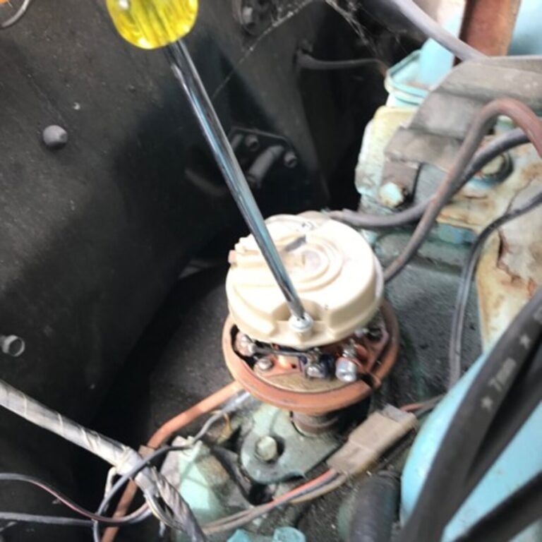 Removing the distributor rotor from a GM distributor