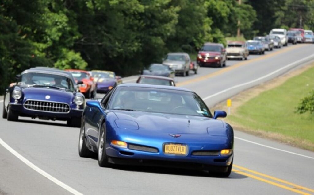 Corvettes take a classic car scenic drive in Tennessee
