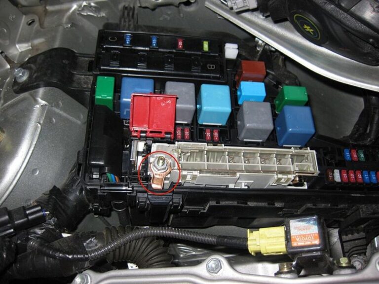 A main distribution block for a car to diagnose electrical short